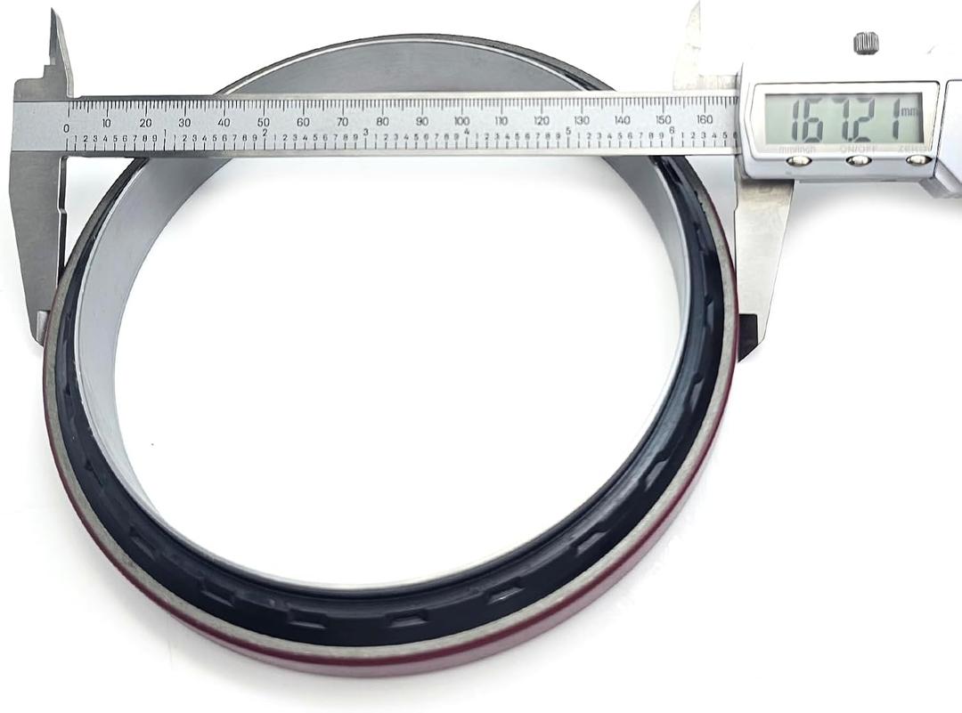 Rear Crankshaft Oil Seal 1817867C92 Compatible with International Navistar DT466 T444E Engine