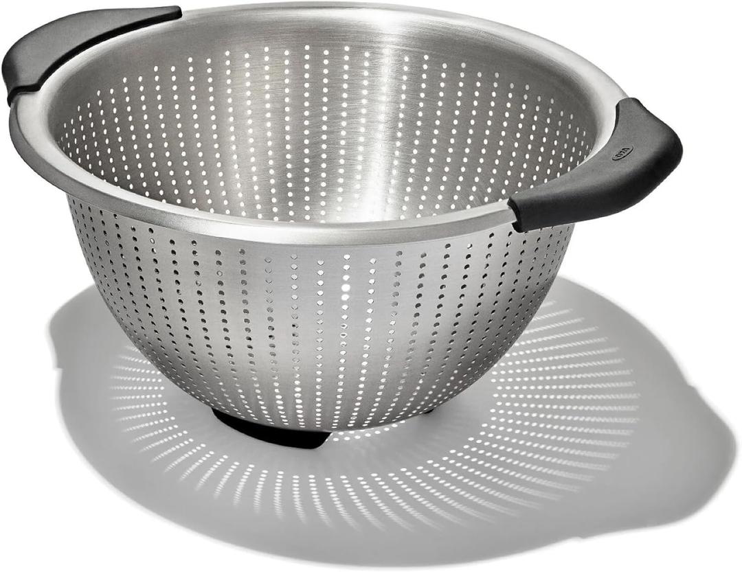 OXO Good Grips Stainless Steel Colander, 5 qt. Capacity, Strainer with Non-Slip Handles, Kitchen Colander for Pasta and Vegetables, Nesting Stainless Steel Strainer and Sieve