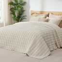 BEDELITE Velvet Quilt Set King Size - Luxury Velvet Comforter Bedding Set 3 Pieces, Soft Cozy Cream White Oversized Bedspread Coverlet for All Seasons with 2 Pillow Shams
