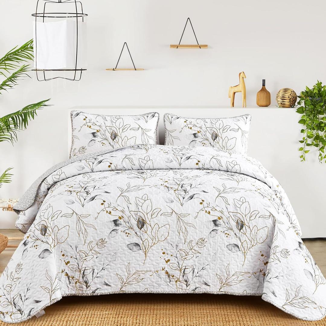 Grey Quilt Set King,3 Pieces Reversible Elegant Grey Botanical Leaves Pattern Bedspread Coverlet Soft Microfiber Bed Cover for All Season(104"90")