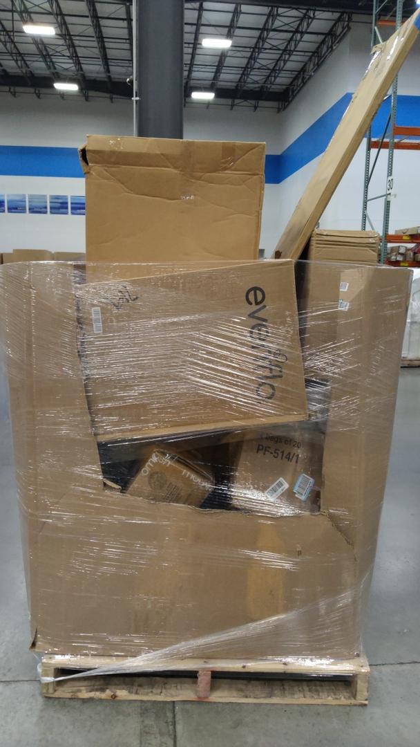 Pallet of salvage items