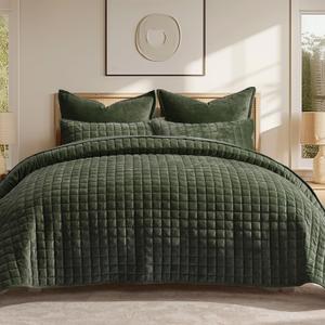RECYCO Luxury Velvet Quilt Set King Size, Lightweight Velvet Comforter Set, Oversized Bedspread Coverlet Quilted Bedding Set, with 2 Matching Pillow Shams, for All Season, Green