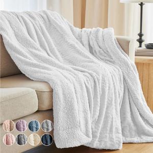 The Connecticut Home Co Throw Blanket for Couch, Soft Fluffy Room Decor, Cozy Warm Throws for Bed, Couches, Gifts for Women, Bedroom Cute Aesthetic Blankets Faux Fur and Sherpa, 65x50, White