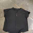 Women's Casual Black Short-Sleeve Henly-Style V-Neck Top with Wood Buttons XL