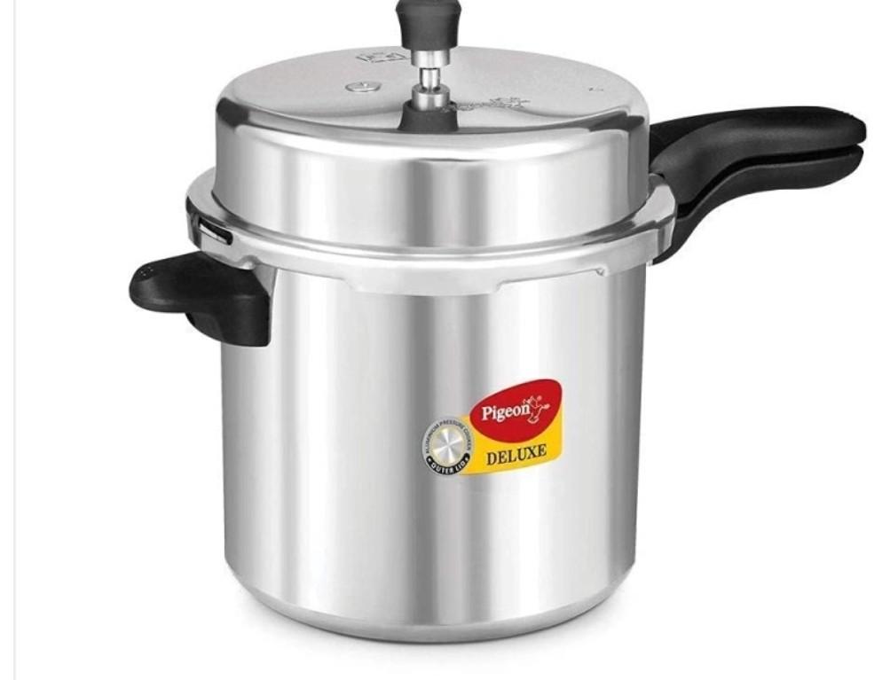 Pigeon Deluxe Aluminium Outer Lid Pressure Cooker, 12 Litres, Silver