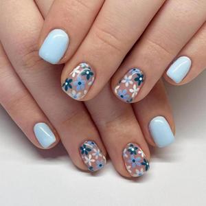 Square Press on Nails Short Fake Nails Full Cover False Nails with Blue Flower Designs Acrylic Nails Artificial Glossy Daisy Stick on Nails Reusable Floral Glue on Nails for Women Manicure 24Pcs