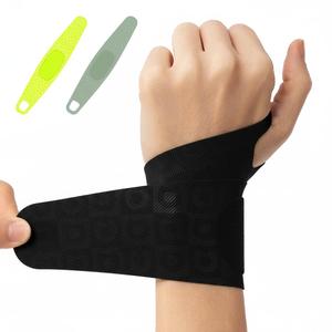 Adjustable Wrist Brace for Pain Relief, Carpal Tunnel & Tendonitis Support Ergonomic Compression, Breathable & Anti-Slip Design, Fits Left & Right Hand, Ideal for Sports, Gaming & Office Use  Black(One Size)