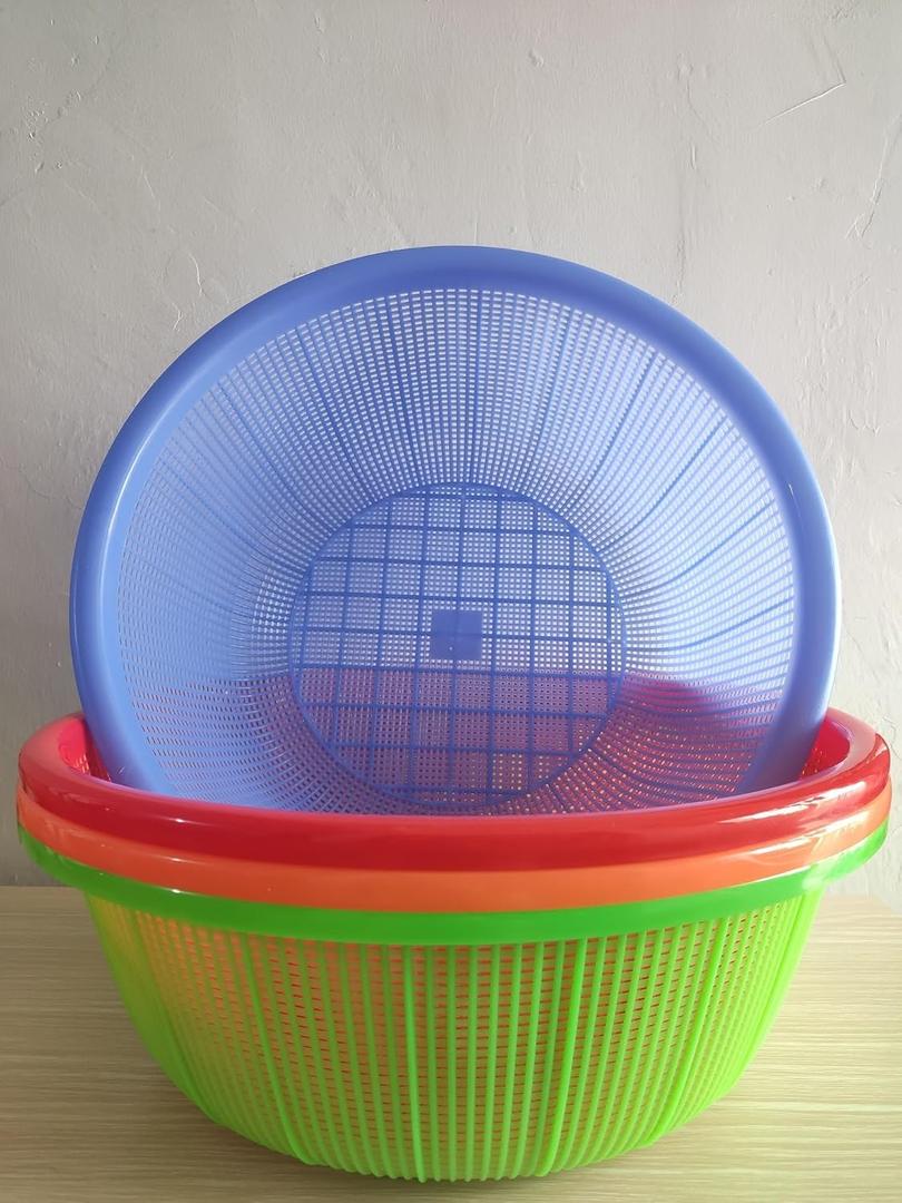 4 Pcs Large Plastic Wash Basket Round Perforated Colander Wash Vegetables and Fruits Drain Cooked Pasta Kitchen Essentials Food Strainer Basket Strainer Kitchen Blue Green Red Orange color