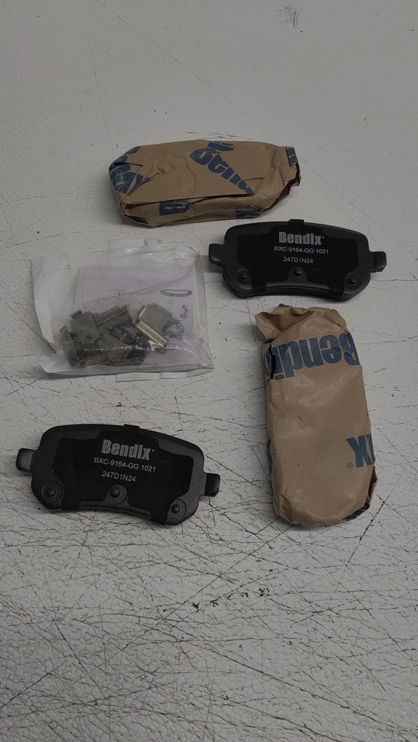 Bendix Priority1 CFC1021 Ceramic Rear Brake Pads for Select Models Chrysler Town & Country, Dodge Grand Caravan, Journey, Ford Freestar, Mercury Monterey, Ram C/V, Volkswagen Routan
