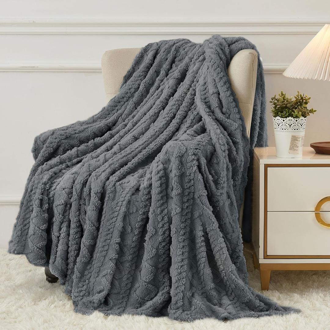 Aganear Flannel Throw Blanket - Cozy Soft Lightweight Fuzzy Throw Blanket for Women Portable Throw Blankets for Couch, Warm Present for Birthday, Christmas, Halloween, Housewarming(50"x60", Gray)