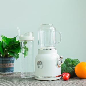 Electric Blender Juicer Cup,Personal Small Blenders-for Smoothie,Milkshake, Fruit and Vegetable Drinks,Ice,Countertop Juice Blender with Stainless Steel Blades Cn Plug,for Travel Beach Sports(white)