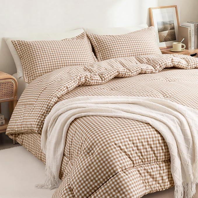 King Comforter Set, Fluffy Tan Gingham Plaid Bedding, 3 Pieces | Soft & Lightweight, 1 Comforter & 2 Pillow Shams, Modern Farmhouse Style, All Season, Vintage Charm, Machine Washable