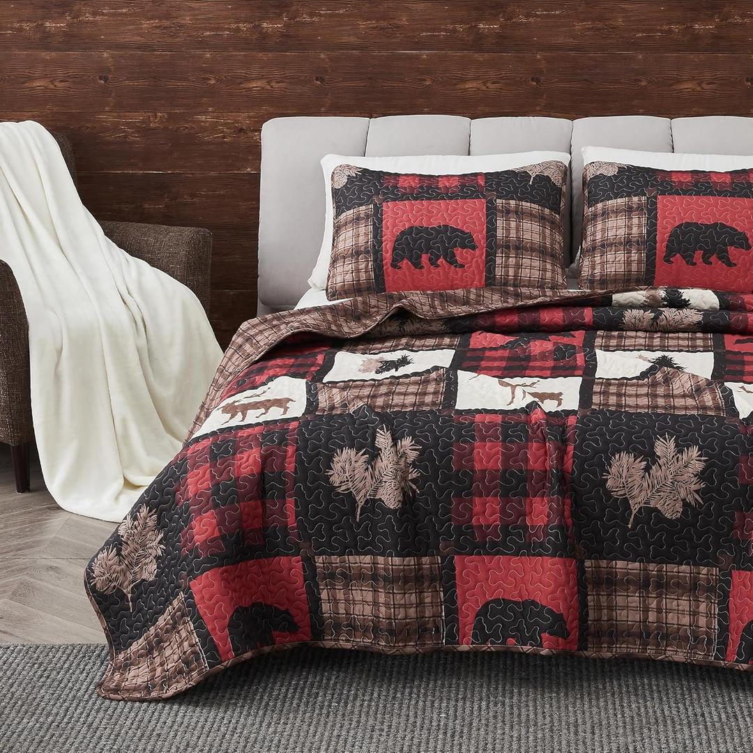 Great Bay Home Lodge Bedspread King Size Quilt with 2 Shams. Cabin 3-Piece Reversible All Season Quilt Set. Rustic Quilt Coverlet Bed Set. Stonehurst Collection. (Red/Black) (King / California King)