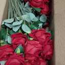 50 PCS Fake Red Roses, Artificial Red Flowers Bulk Realistic Silk Faux Rose with Stems for Wedding Decoration Anniversary Bridal Bouquet DIY Floral Arrangement Romantic Home Decor Gifts
