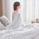 NEWCOSPLAY Super Soft King Blanket White Premium Silky Flannel Fleece 3D Checkered Lightweight Bed Blanket All Season Use (White Checkered, King(90"x110"))
