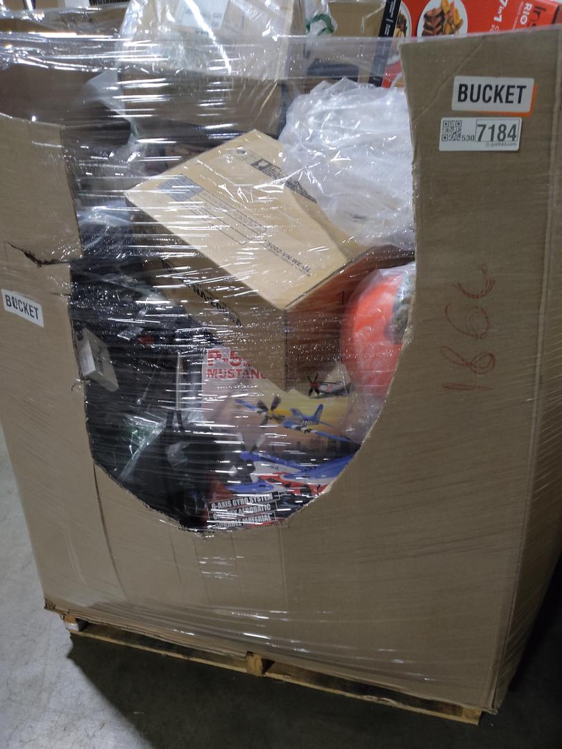 Pallet of salvage items