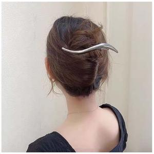 Minimalist Metal Hair Clip Barrette Large Long Alligator Hair Clips Pin Boho Silver Hair Barrettes S Shape Hair Clip Barrette Accessory for Women and Girl Headdress (Silver)