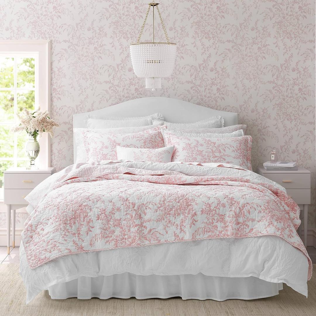 Laura Ashley - Queen Quilt Set, Reversible Cotton Bedding with Matching Shams, Lightweight Home Decor for All Seasons (Bedford Pink, Queen) (Queen, Bedford Pink)