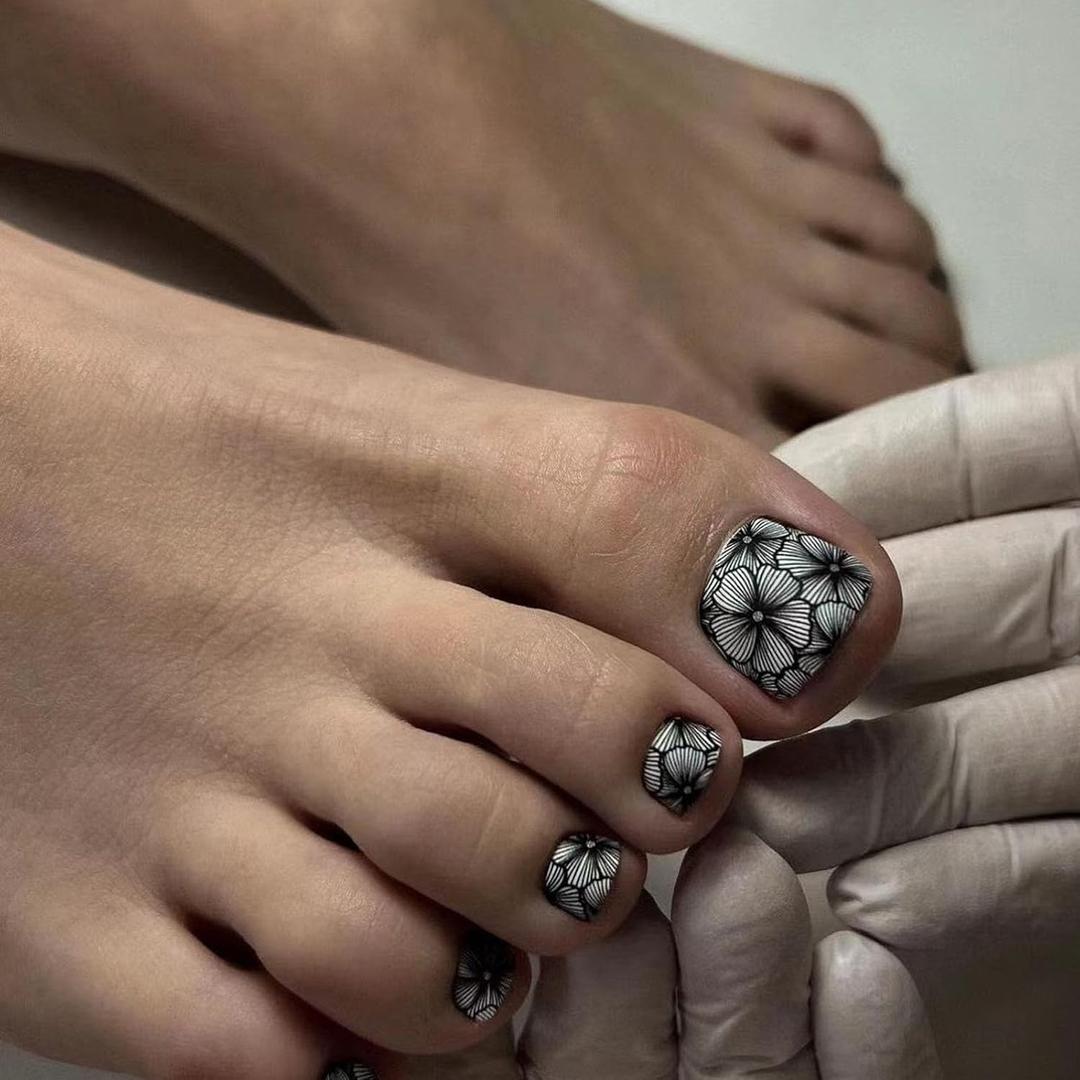 IMSOHOT Press on Toenails Short Square Fake Toe Nails Black Flower Matte False Toenails Artificial Glue on Toe Acrylic Nails Handmade Fake Toenails Stick on Toe Tails for Women 24 PCS (T02-020Linear Flower)