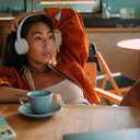 JBL Tune 520BT - Wireless On-Ear Headphones, Up to 57H Battery Life and Speed Charge, Lightweight, Comfortable and Foldable Design, Hands-Free Calls with Voice Aware (White)