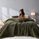 Wonderful Corduroy Texture Dark Green Quilt Set Queen - Hypoallergenic Skin-Friendly Soft Plush Velvety Touch Bedspread, Classic Vertical Striped Lightweight Coverlet for All Season, 106"x94" | Pet-friendly, Machine Washable, Fade Resistant, Anti-Pilling, Classic Minimalist, King（106"x94"）