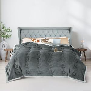 ShowyLive Extra Thick Blanket for Sofa Recliner Bed, Warm 3 Layers Flannel Blanket for Winter Autumn, Plush Quilt, Breathable Velvet Comforter, Washable Throw Blanket 810gsm (Grey 200x230cm)