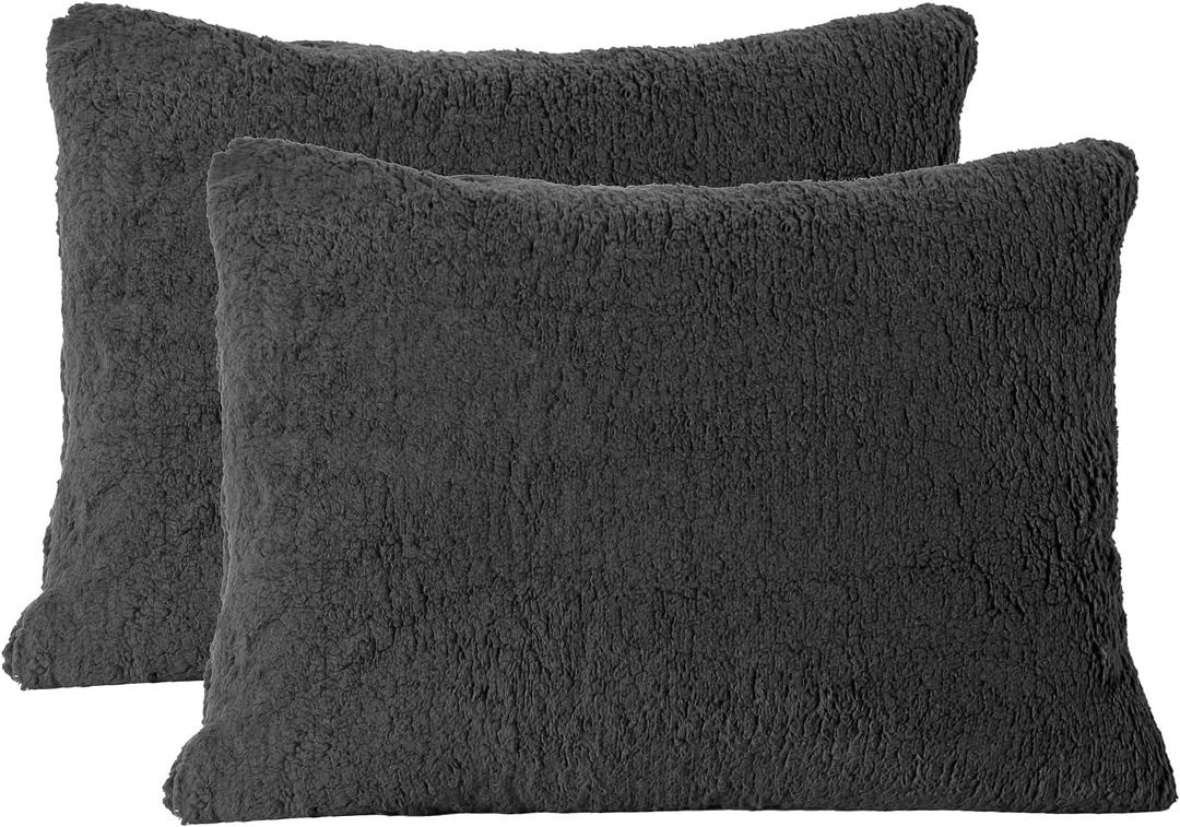 Reafort Ultra Soft Sherpa Pillowcases Set of 2 Fluffy Cozy Fleece Standard 20" x 26", Warm Plush Covers with Smooth Zipper, Machine Washable (Black, 20x26 Standard Sham)