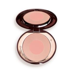 Charlotte Tilbury Cheek to Chic Powder Blush - Two-Tone Cheek Makeup with a Radiant, Luminous Finish - Buildable Color that Smooths, Buffs & Blends for a Light Reflecting Glow (First Love - Peach)