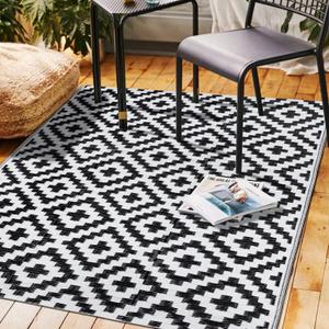 SAND MINE Waterproof Outdoor Rug 4x6 ft, Plastic Reversible Rug, Modern Area Rug, Large Floor Mat for Outdoors, RV, Patio, Backyard, Deck, Picnic, Beach, Camping (4' x 6', Black & White Lattice)