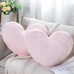Unittype Heart Throw Pillow 2 Pieces 20 x 15.7 Inch Valentines Faux Bunny Fur Decorative Pillow Heart Shaped Fluffy Pillows Soft Cute Pillows for Bedroom Aesthetic with Insert for Women Girl(Pink)