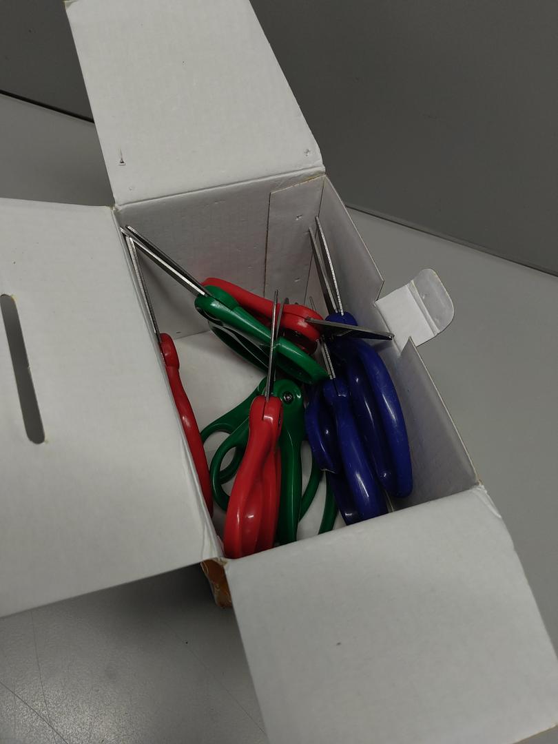 Fiskars Pointed Tip Kids Scissors, 5 Inches, Assorted Colors 9 Pack