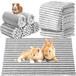 Hahafelt 5 Pcs Waterproof Guinea Pig Fleece Bedding Blankets Absorbent Guinea Pig Cage Liner Washable Small Animal Pee Pad Reusable Pet Blanket Wash Cloth Bedding Mat Pad(Gray,18 x 24 Inch)