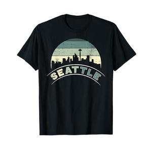 Grunge Seattle Skyline Distressed Look Design T-Shirt, M