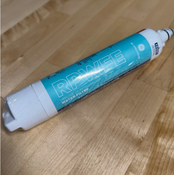 GE RPWFE Refrigerator Water Filter, Genuine Replacement Filter, Certified to Reduce Lead, Sulfur, and 50+ Other Impurities, Replace Every 6 Months for Best Results, Pack of 1
