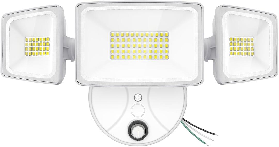 Onforu 70W LED Dusk to Dawn Flood Lights, 7000LM White Exterior Security Outdoor Lighting,IP65 Waterproof Outdoor 3 Adjustable Heads Photocell Light Fixture, 6500K Floodlight for Garage, Patio, Yard