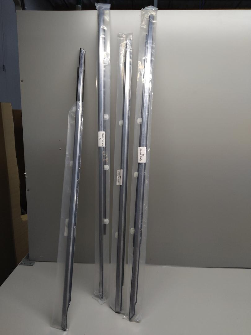 Pack Of 4 Iron Stick 41"