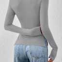 KIRUNDO Long Sleeve Going Out Tops for Women 2026 Spring Casual Boat Neck Workout Shirts Fall Fitted Side Slit Basic Tees (Gray, XS)