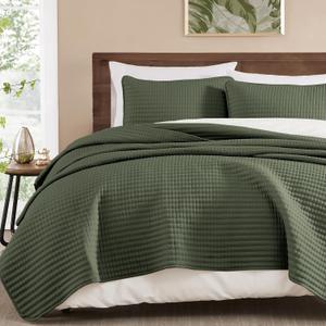 WRENSONGE King Size Quilt-3 Pieces Lightweight Bedspreads Olive Green King Quilt Bedding Set for All Seasons, Soft Summer Coverlet with 2 Pillow Shams Suitable for Bed, Couch, Quilt Blanket