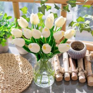 White Tulips Artificial Flowers with Vase, 15 Pcs Faux Tulip Stems in Vase, Real Feel PU Flowers Arrangement Suitable for Kitchen Living Office Spring Decor, Centerpiece Table Decorations