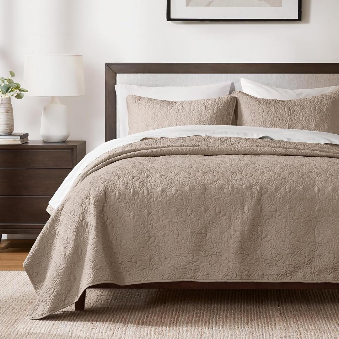 Madison Park Quebec Dusty Pale Khaki 3-Piece Quilted King Coverlet SetFor King or Cal King Bed Ideal For Warm Climate Room Dcor or Add-on For Extra Warmth