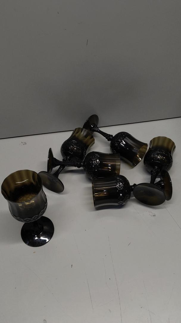 Plastic Wine Glasses, Plastic Goblets Vintage Style Cordial Drinking Glasses for Valentine’s Day, Wedding Reception, Grand Event Party Supplies (6, Black)