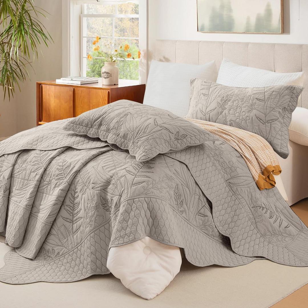 Lady Ann Oversized King Bedspread 128x120, Leaves Pattern Stitching Printed Quilt Set Soft & Lightweight Linen Feel Quilted Coverlet, 3 Pcs Extra Large Botanical Bedding Sets, Oversized Cali King