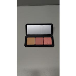 KIKO Milano Multi Finish Trio Blush & Bronzer Palette 02 | Face Palette With 1 Bronzer And 2 Blushes In Matte And Metallic Finishes