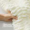 YJLMLY Chunky Knit Throw Blanket,60x80 Inch Heavy 6.8lbs, Hand Knit Chenille Couch Blanket, Soft Cable Knit Gift for Women Mom Wife, Modern Home Decor