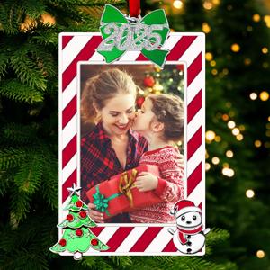 Photo Ornament of Personalized, 2025 Red Picture Frames for Family Christmas Ornaments Gifts, Picture Frame for Tree Decorative (Red Photo Ornament)