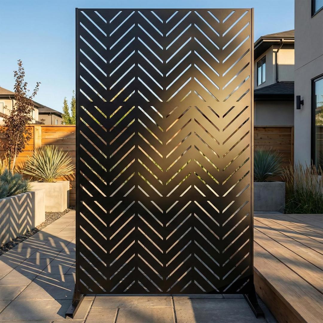 Metal Privacy Screen Outdoor 6FT Freestanding Decorative Steel Panel with Stand, Laser-Cut Chevron Pattern Modern Privacy Divider, Rustproof & Weather-Resistant Screen for Patio, Garden & Backyard