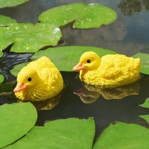 Pool Decorations Outdoor Duck Statue Small Floating Pond Decor for Garden Outside Lawn Ornament Duckling Figurine Float Decorations