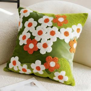 18x18 Inch Green Tufted Throw Pillow Cover, Boho Retro Daisy Floral Yarn Embroidered Decorative Pillow Case, Spring Summer Aesthetic Home Decor for Couch, Sofa, Bed, Living Room Bedroom