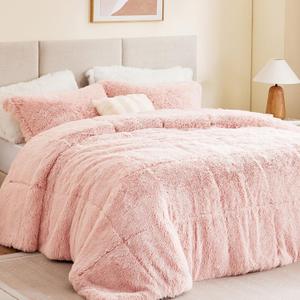 Intelligent Design Malea Shaggy Comforter Set, Long Faux Fur Cozy Down Alternative, Modern Casual Ultra Soft All Season Fluffy Bedding with Matching Sham, Full/Queen, Blush 3 Piece