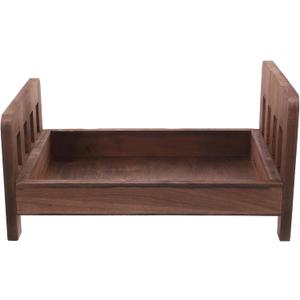 HOMSFOU Newborn Wooden Bed Prop 11X16 Inch Vintage Baby Photography Bed for Creative Photoshoots and Studio Use (41.00X28.00X18.50CM, Coffee)